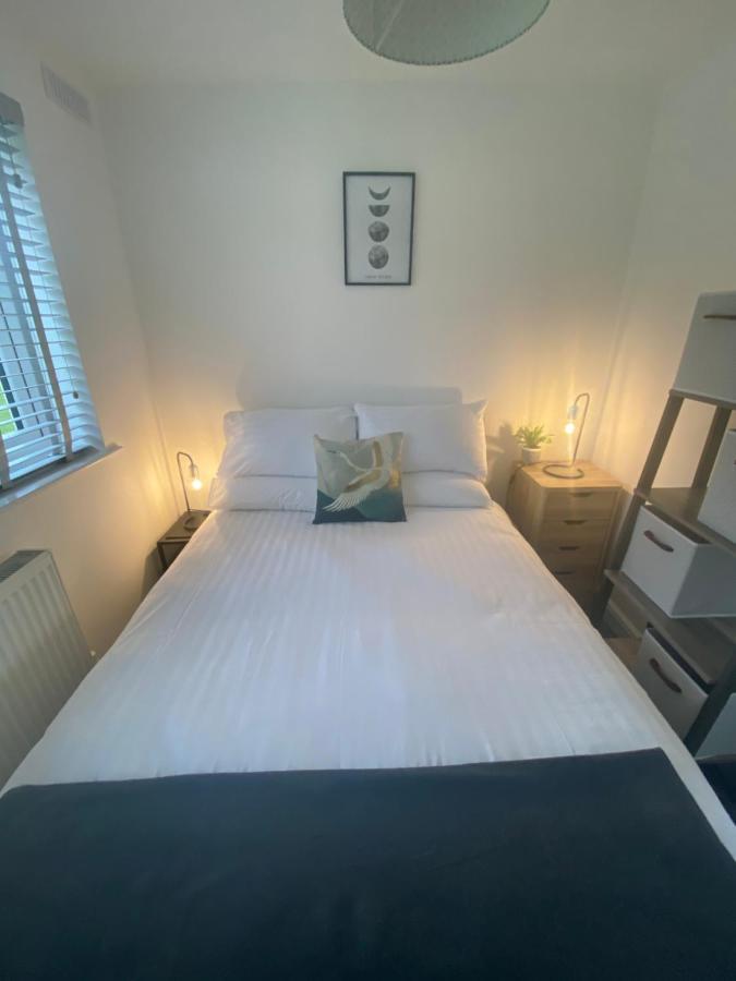 Beau - Brambles Chine, Colwell Bay - 5 Star Wifi - Short Walk To The Hut And Beach - 1 Night Stays Available - Ferry Offers Freshwater Exteriér fotografie